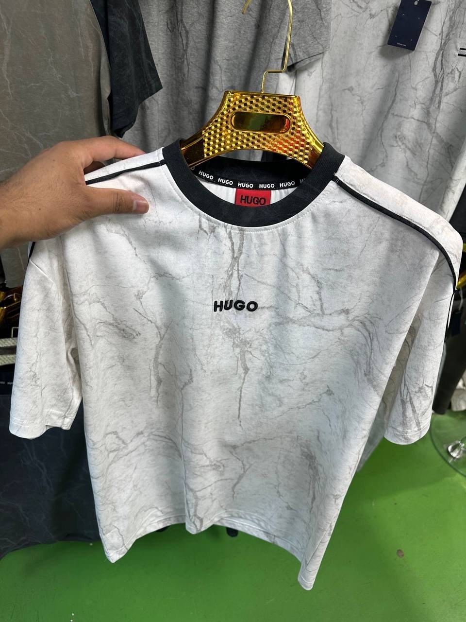 hugo hugo boss куртка,hugo boss куртка,куртка hugo,спортивный костюм hugo boss на флисе,hugo boss бирки