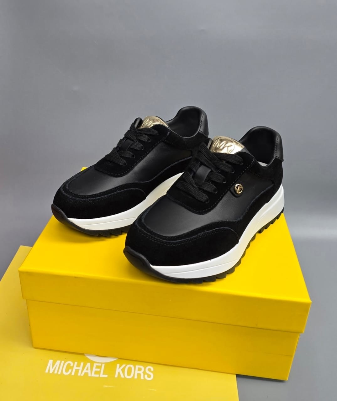 ,кроссовки женскиe,кроссовки женские черные,черные кроссовки,брендовая