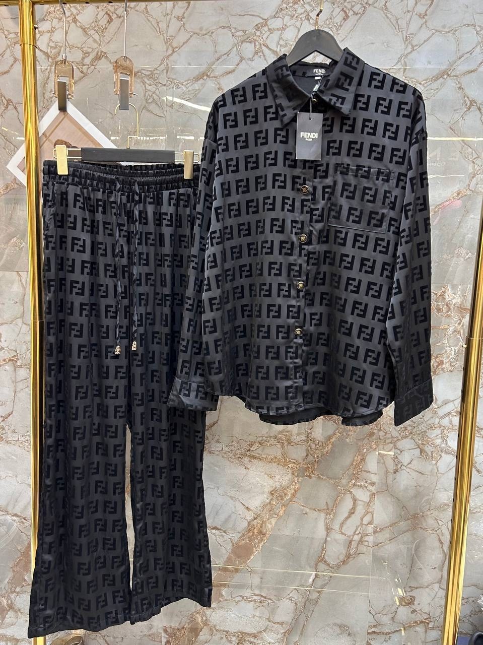 костюм fendi,стильные костюмы,пижама от фенди,пижама фенди,пижамные костюмы