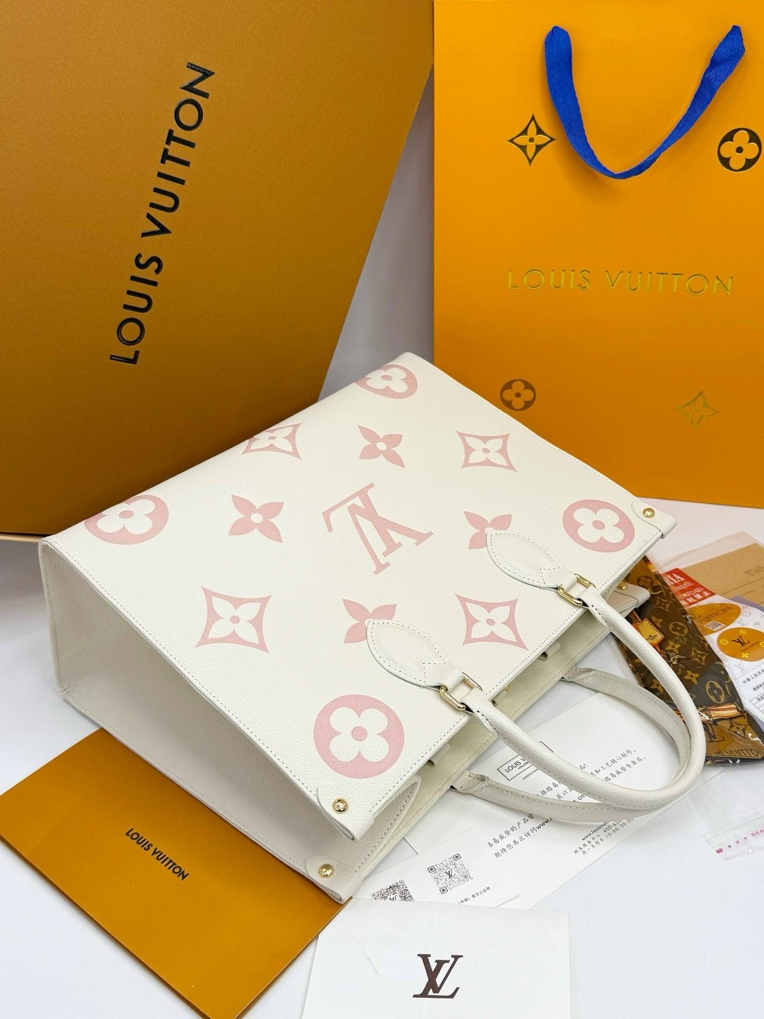 сумка женская louis vuitton,louis vuitton сумка,сумка луи виттон,сумка onthego mm louis vuitton,сумка