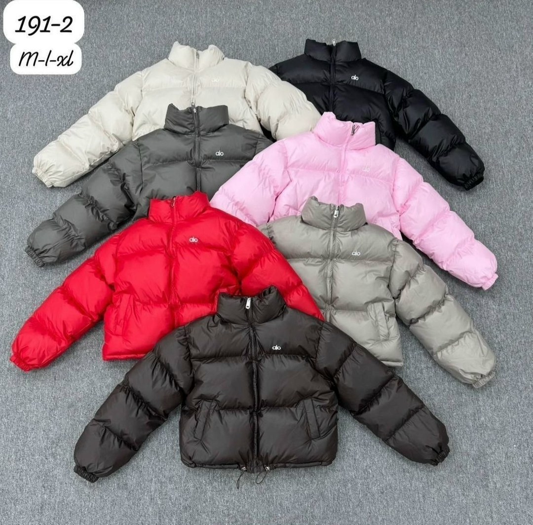 куртка монклер розовая женская,пуховик moncler,короткий женский пуховик moncler розовый,куртка moncler женская розовая,moncler розовая полиэстеровая куртка для женщин