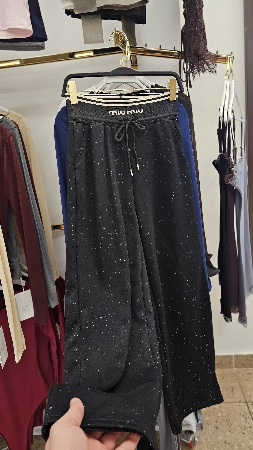 брюки со стразами,спортивные брюки со стразами женские,штаны со стразами,брюки новинки,спортивные штаны