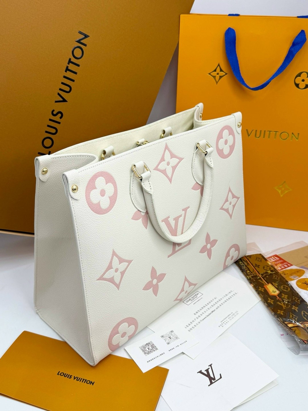 сумка женская louis vuitton,louis vuitton сумка,сумка луи виттон,сумка onthego mm louis vuitton,сумка