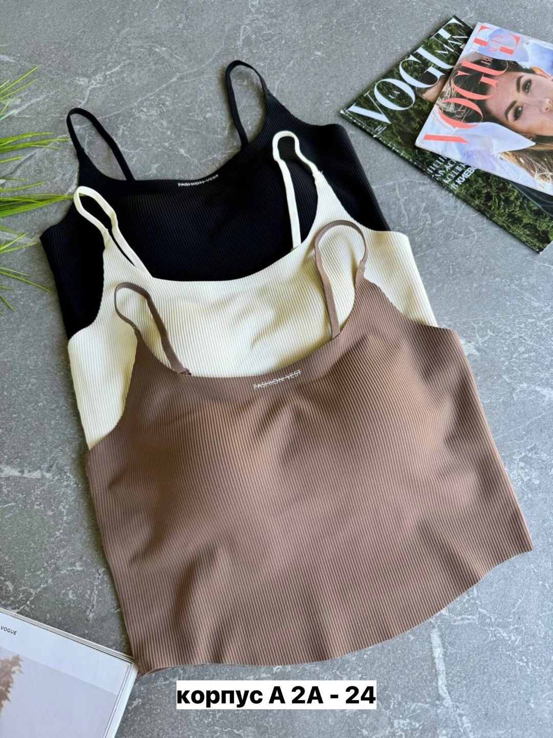 топ женский,майка топ,топ женский на бретелях,кроп топ,топик с чашками