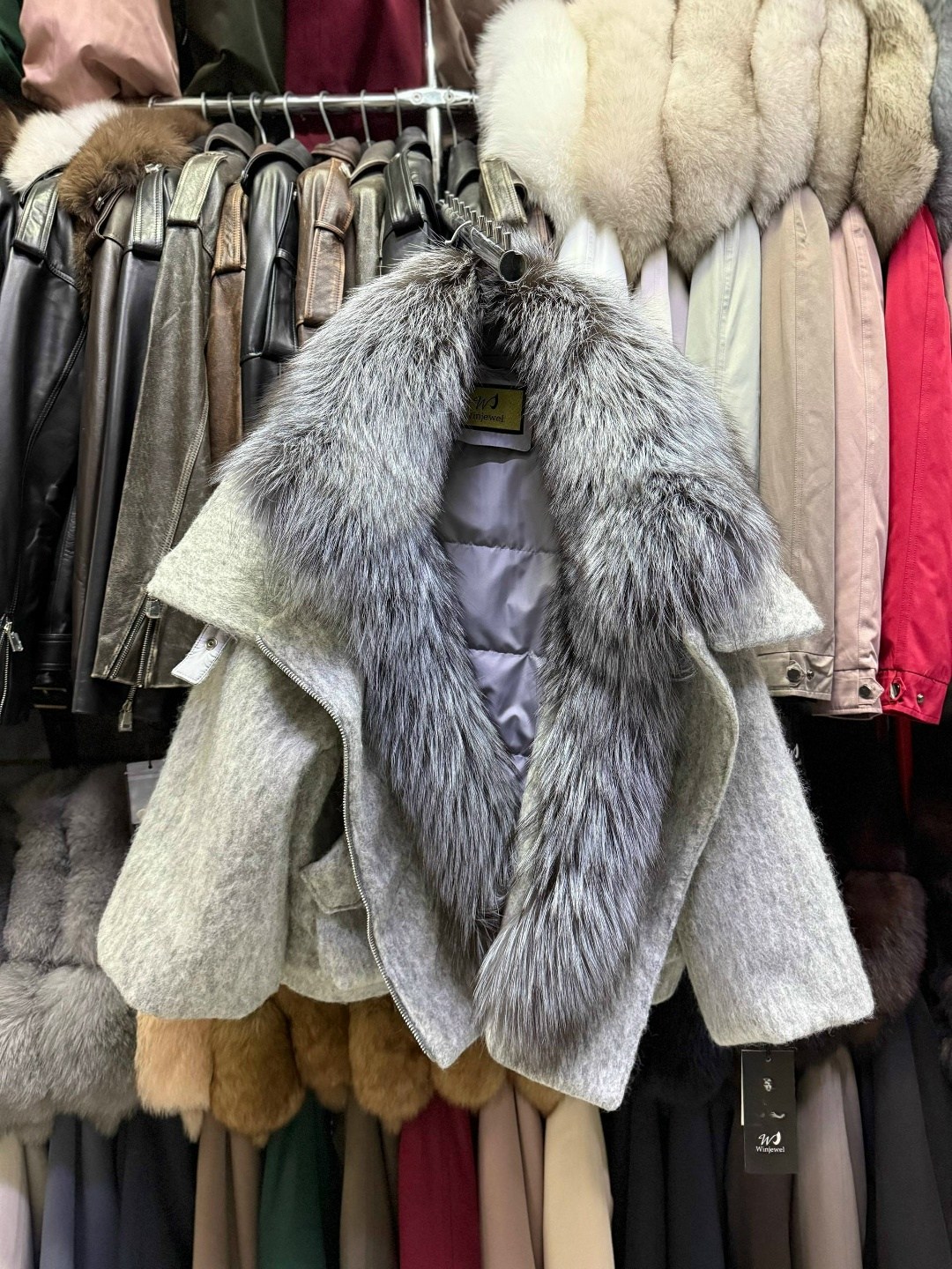 шуба натуральная,шуба женская,женское двухстороннее пальто с мехом лисы,меховые изделия,норковая шуба