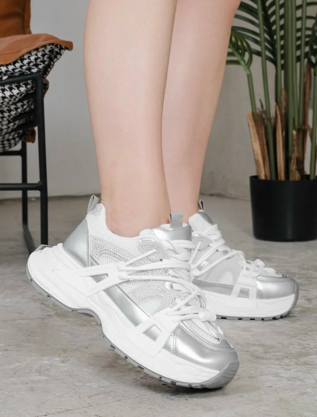 кроссовки женские,модные кроссовки,кроссовки серебристые,,массивные кроссовки