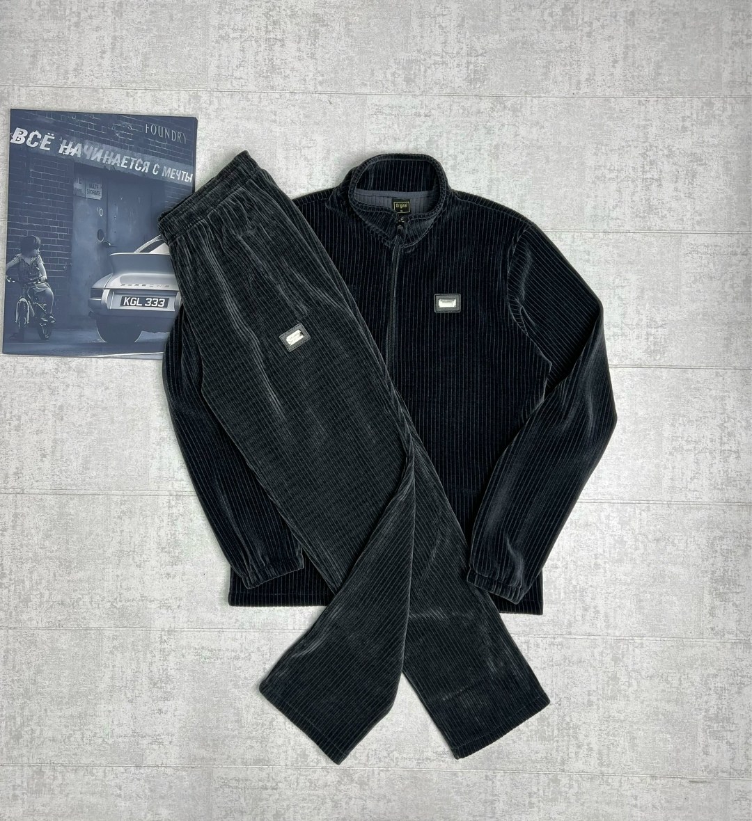 вельветовые костюмы,велюровый костюм,велюровый костюм мужской billionaire,версаче спортивный костюм мужской велюровый,спортивный костюм из вельвета мужской