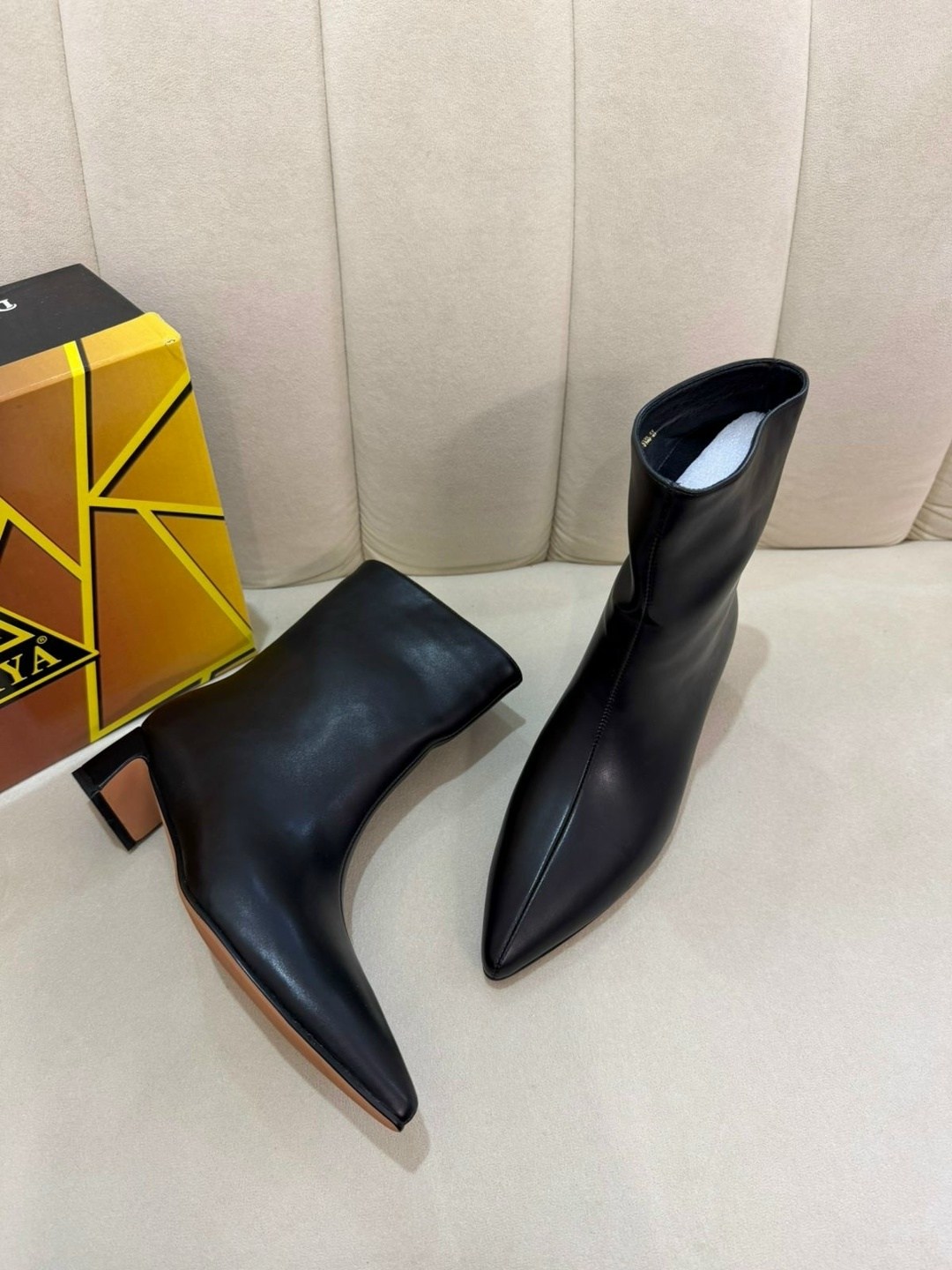 ,женские ботильоны,модные ботильоны,женские ботильоны на высоком каблуке с острым носком,женские ботильоны с острым носком
