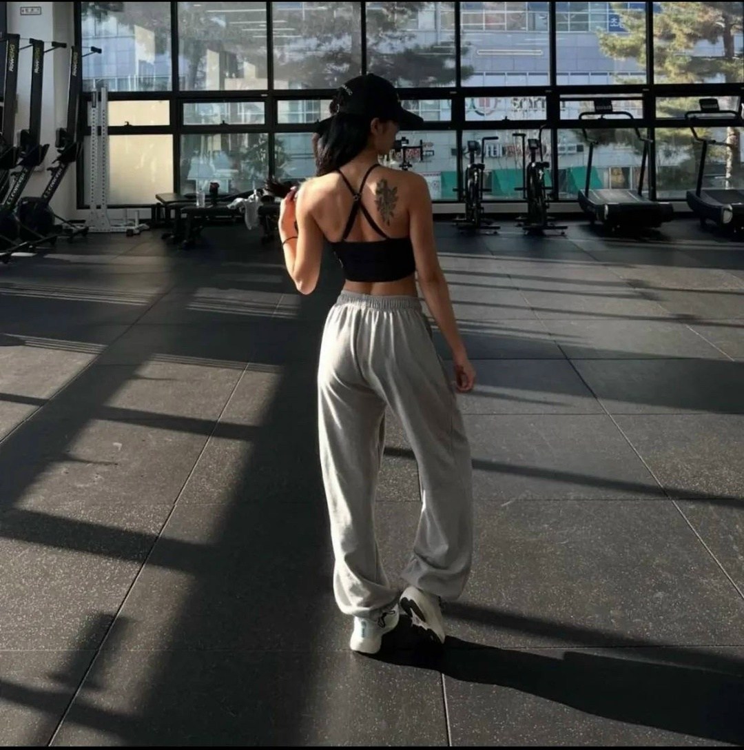 спортивные штаны женские широкие,брюки женские свободные спортивные в корейском стиле,брюки широкие спортивные,женские спортивные брюки,штаны спортивные