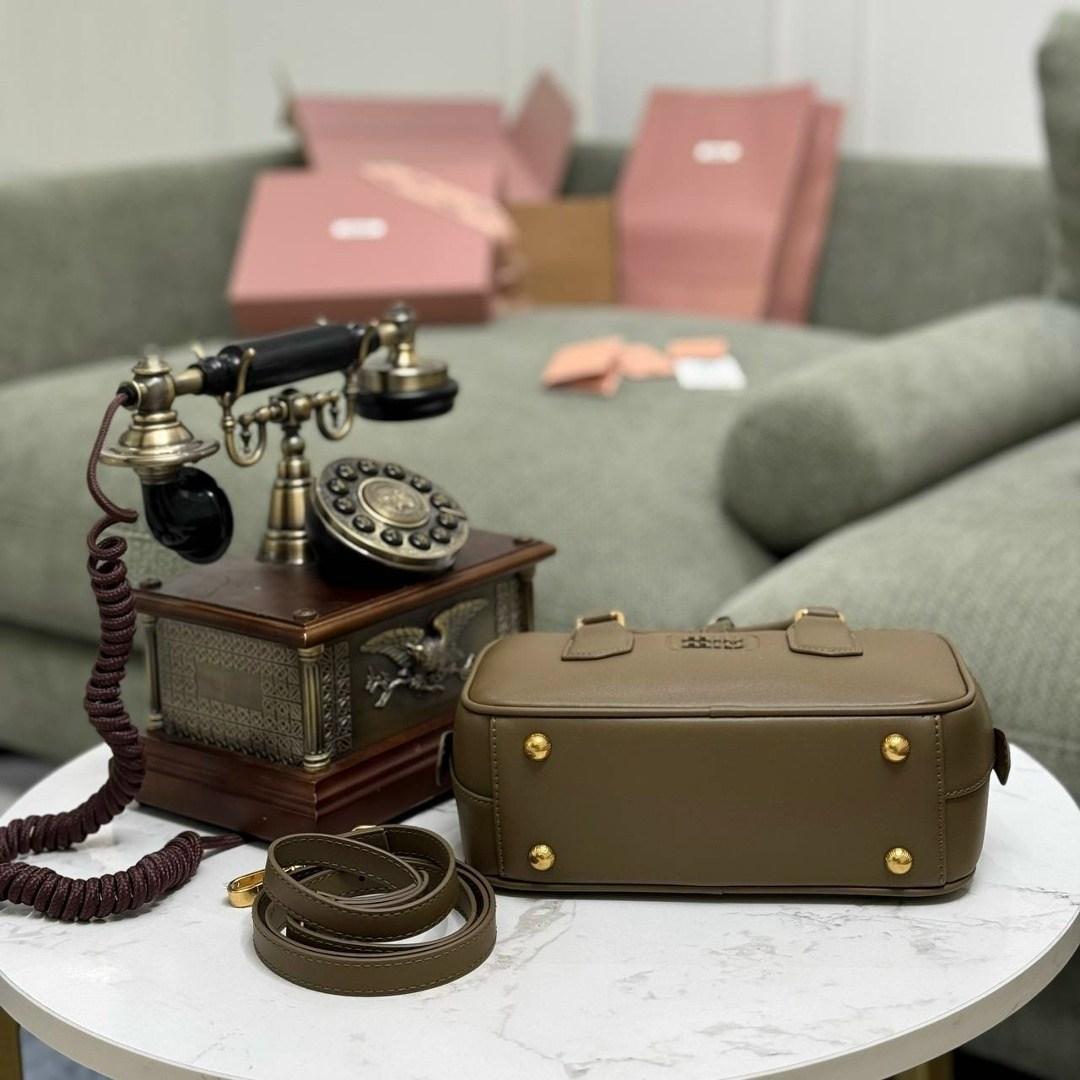 сумка miu miu,сумка женская miu miu,сумка,модная женская сумка,сумка модная