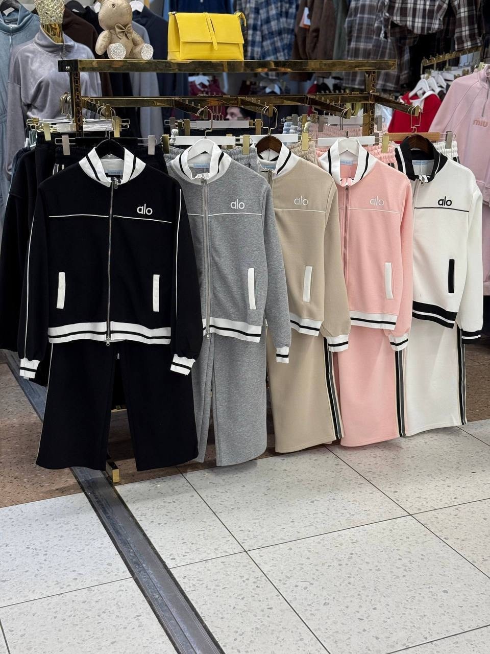 спортивные костюмы женские,костюм спортивный,женский костюм,костюм кристиан диор женские спортивные,костюм белый