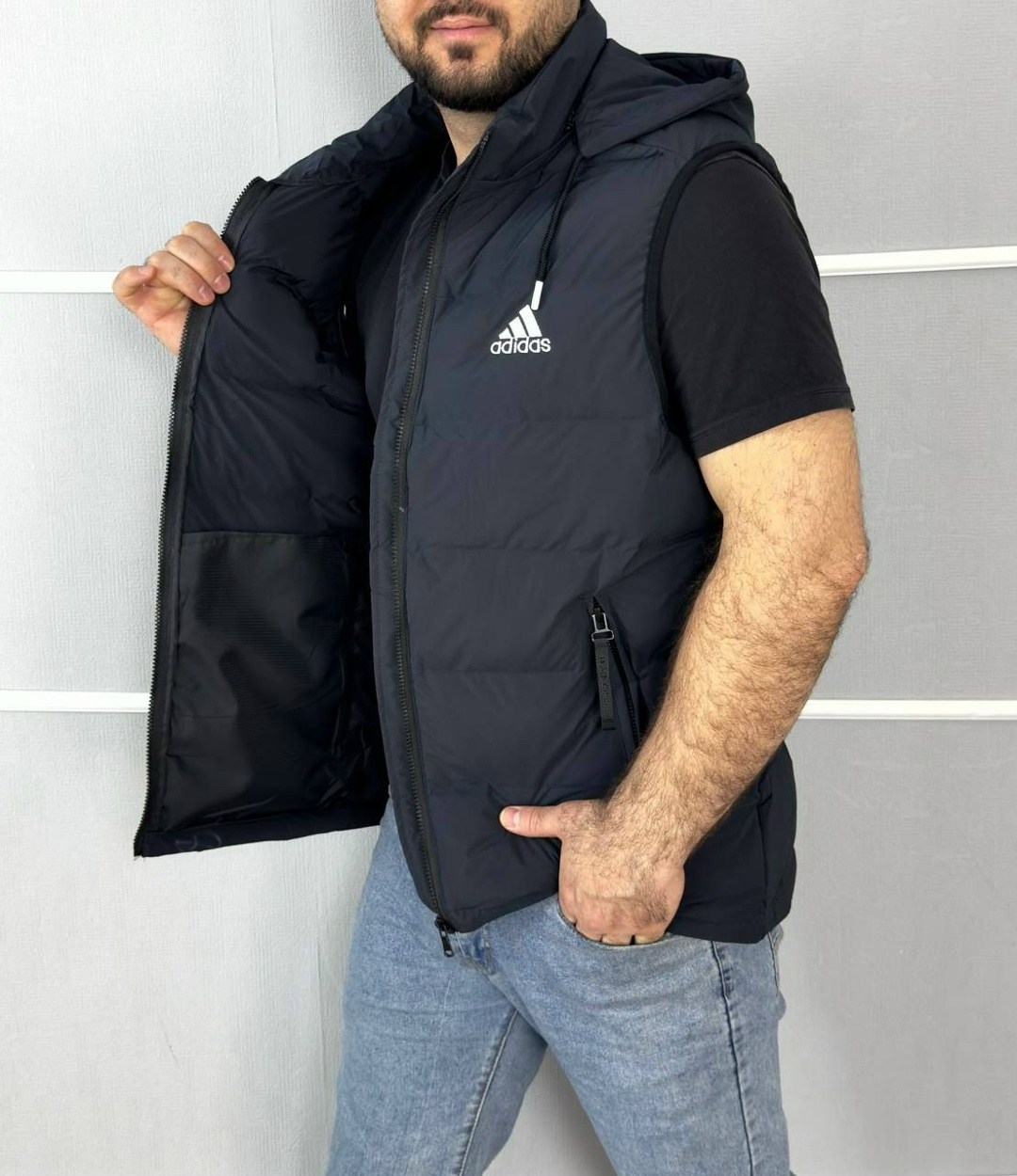 жилет adidas мужской,жилетка adidas,жилет adidas,жилет мужской,безрукавка адидас мужская