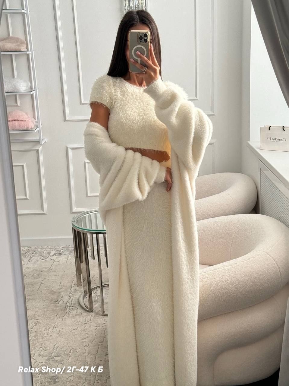модные наряды,стильные наряды,женский костюм,вязаный пушистый костюм с юбкой,женский костюм тройка