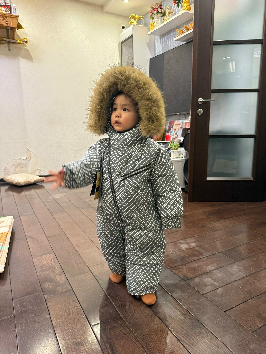 зимний детский комбинезон,детский зимний комбинезон fendi,утепленный зимний комбинезон с опушкой at-fashion 254160753,комбинезон зимний для мальчика,утепленный зимний комбинезон с опушкой at-fashion