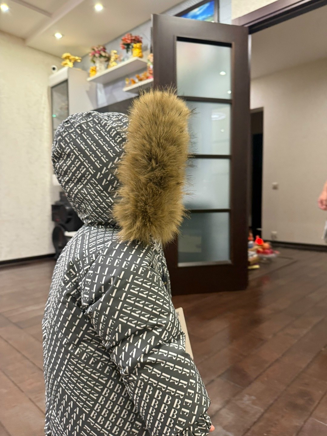 зимний детский комбинезон,детский зимний комбинезон fendi,утепленный зимний комбинезон с опушкой at-fashion 254160753,комбинезон зимний для мальчика,утепленный зимний комбинезон с опушкой at-fashion