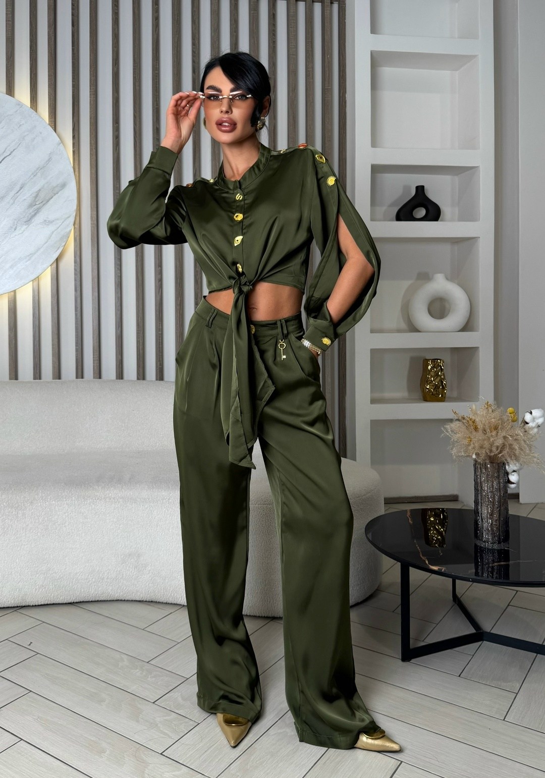 женские костюмы брючные,костюм классический,атласные костюмы,женский костюм,костюм в пижамном стиле