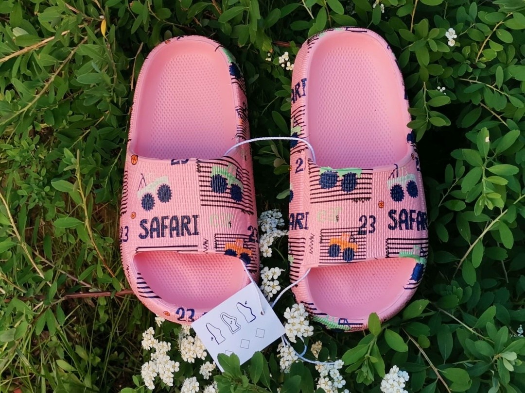 ,детские шлепанцы,тапочки детские,тапочки модные,тапочки летние