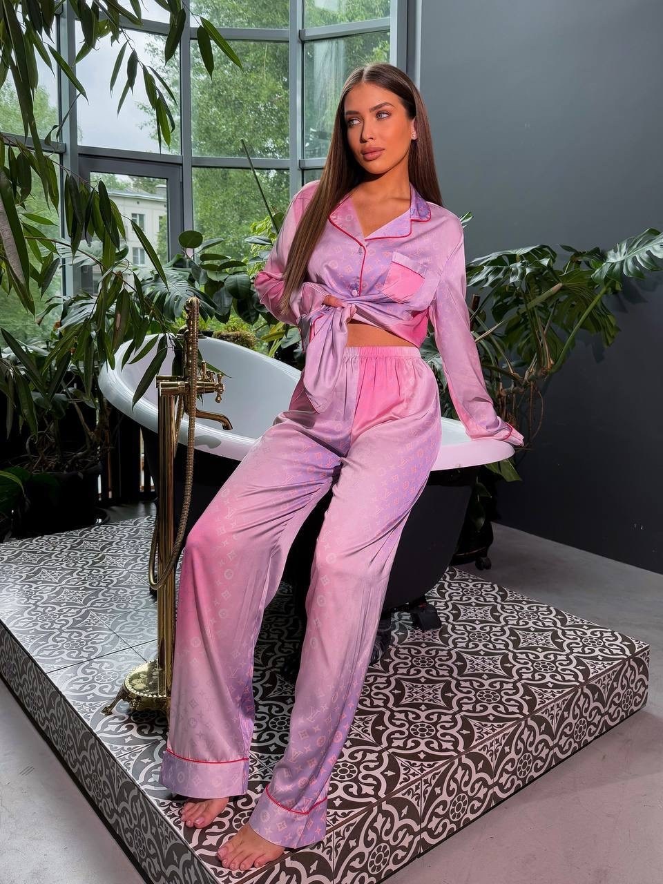 пижама женская,шелковый домашний костюм в пижамном стиле,костюм в пижамном стиле,пижама розовая,домашний костюм пижама