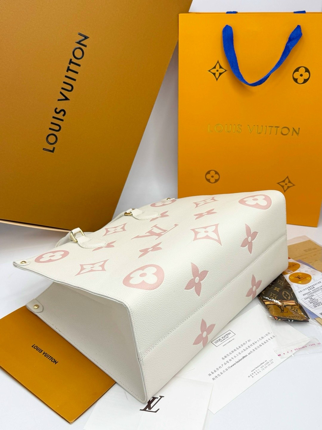 сумка женская louis vuitton,louis vuitton сумка,сумка луи виттон,сумка onthego mm louis vuitton,сумка