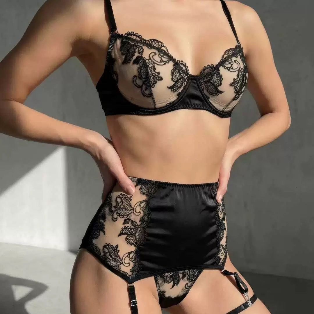 кружевное нижнее белье,кружевное белье,комплект нижнего белья,нижнее белье,женское белье
