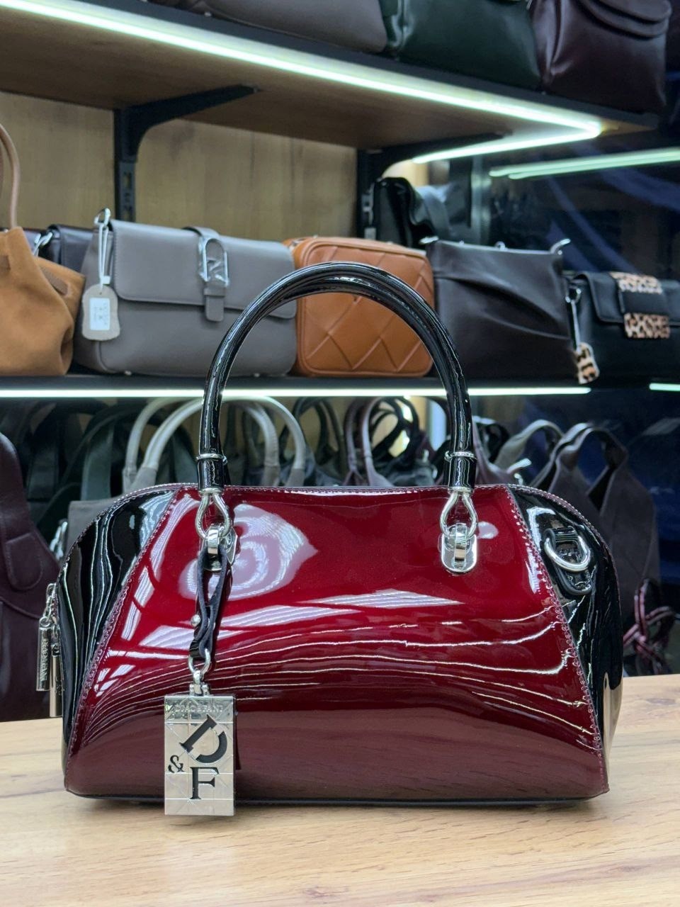 сумка лаковая,лакированная женская сумка,лакированная сумка,женская сумка,лаковая женская сумка