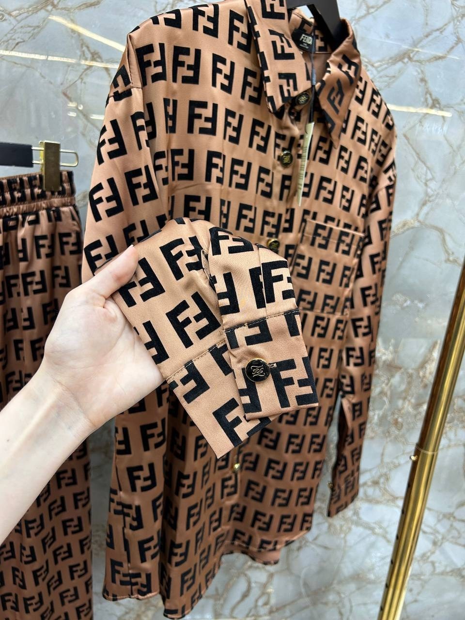 костюм fendi,стильные костюмы,пижама от фенди,пижама фенди,пижамные костюмы