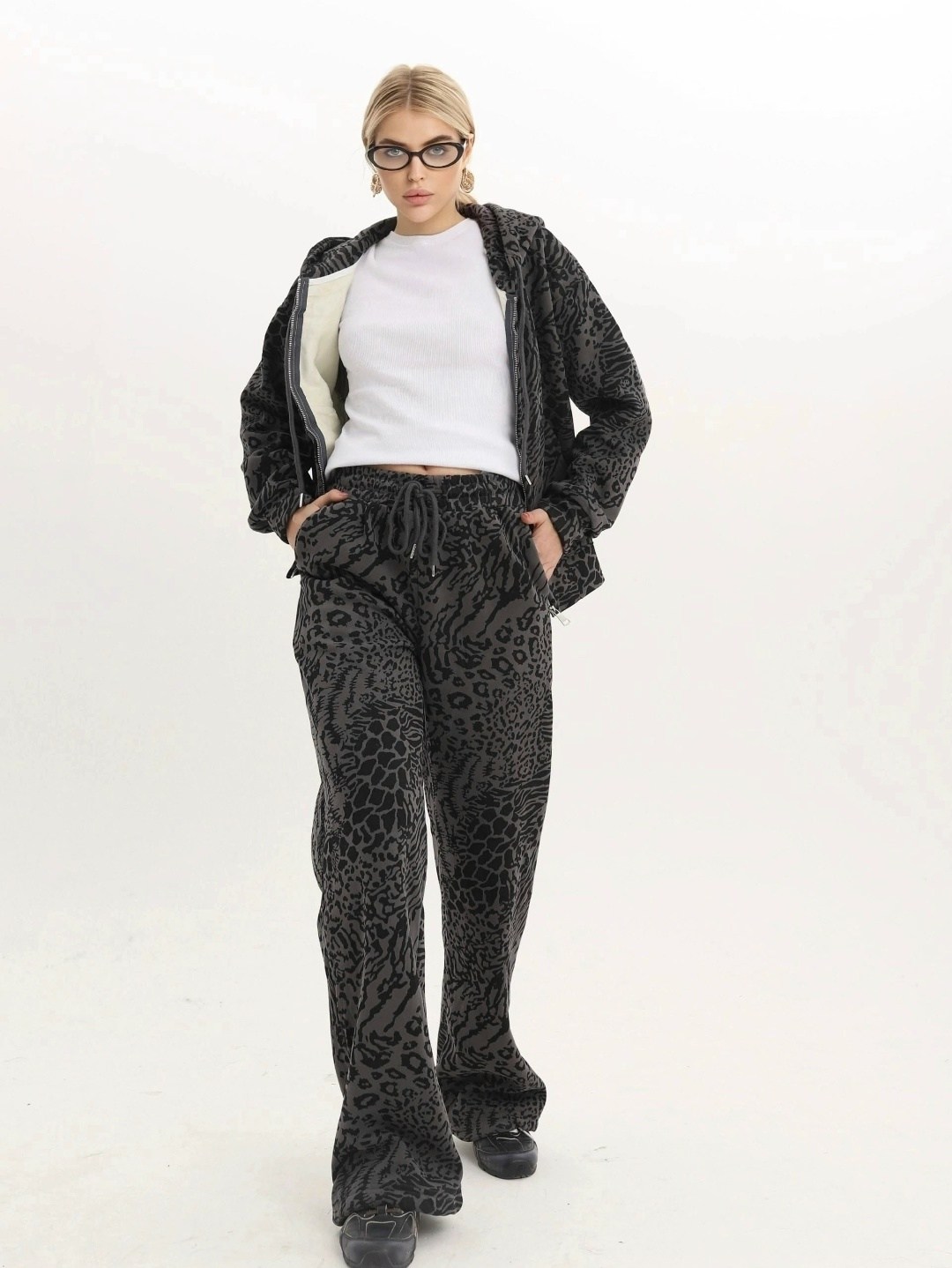 спортивный костюм с леопардовым принтом молнии barakat-mall,женские костюмы,леопардовые костюмы,костюм с брюками,спортивный костюм с леопардовым принтом молнии от бренда barakat-mall