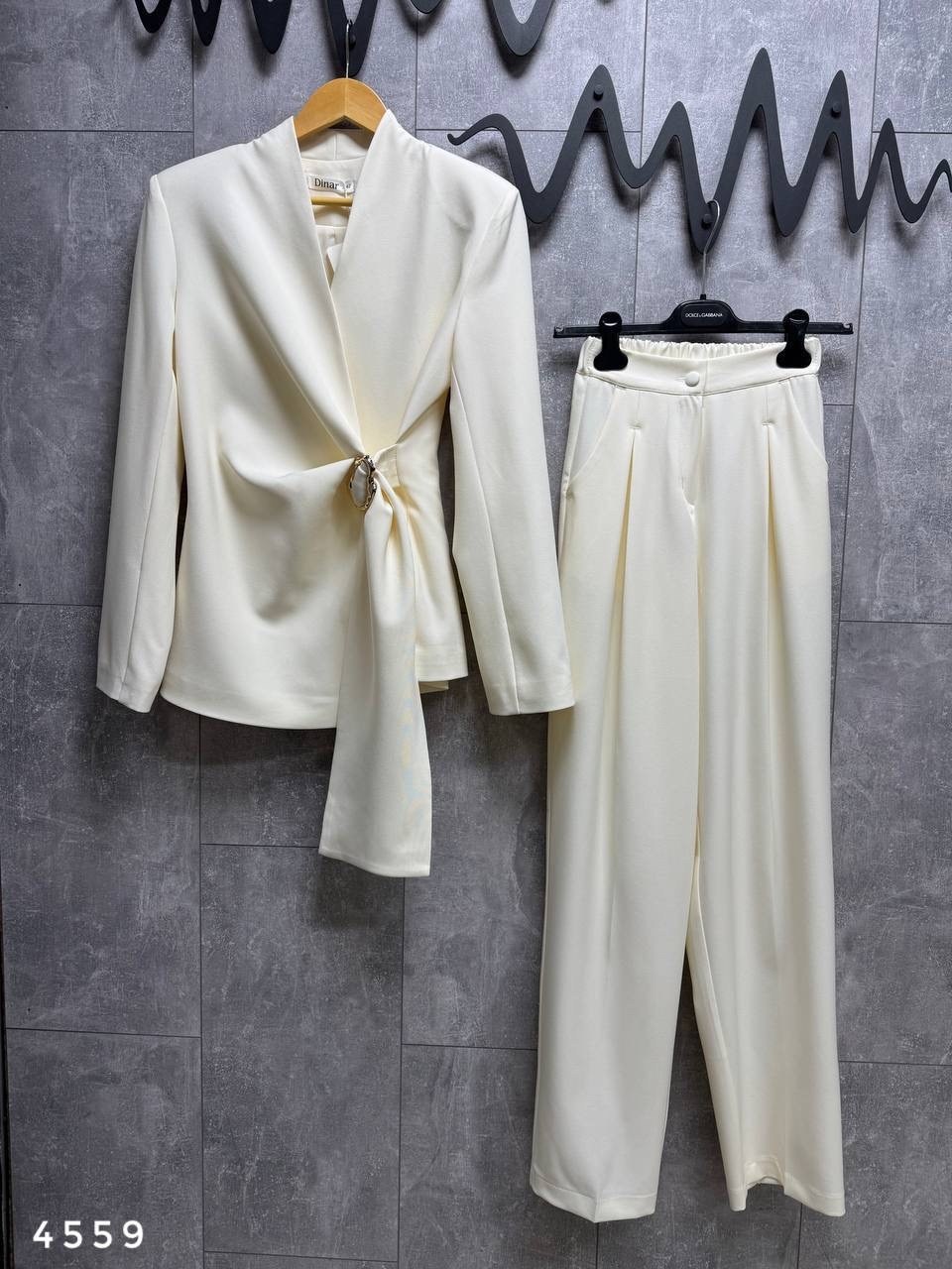 женский брючный классический костюм,костюм брючный,костюм классический,женский брючный костюм,костюм двойка