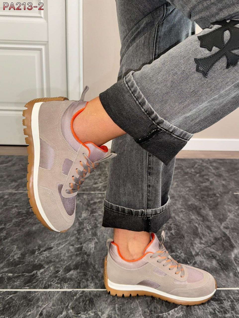 кроссовки женскиe,,повседневные кроссовки,стильные кроссовки,кроссовка