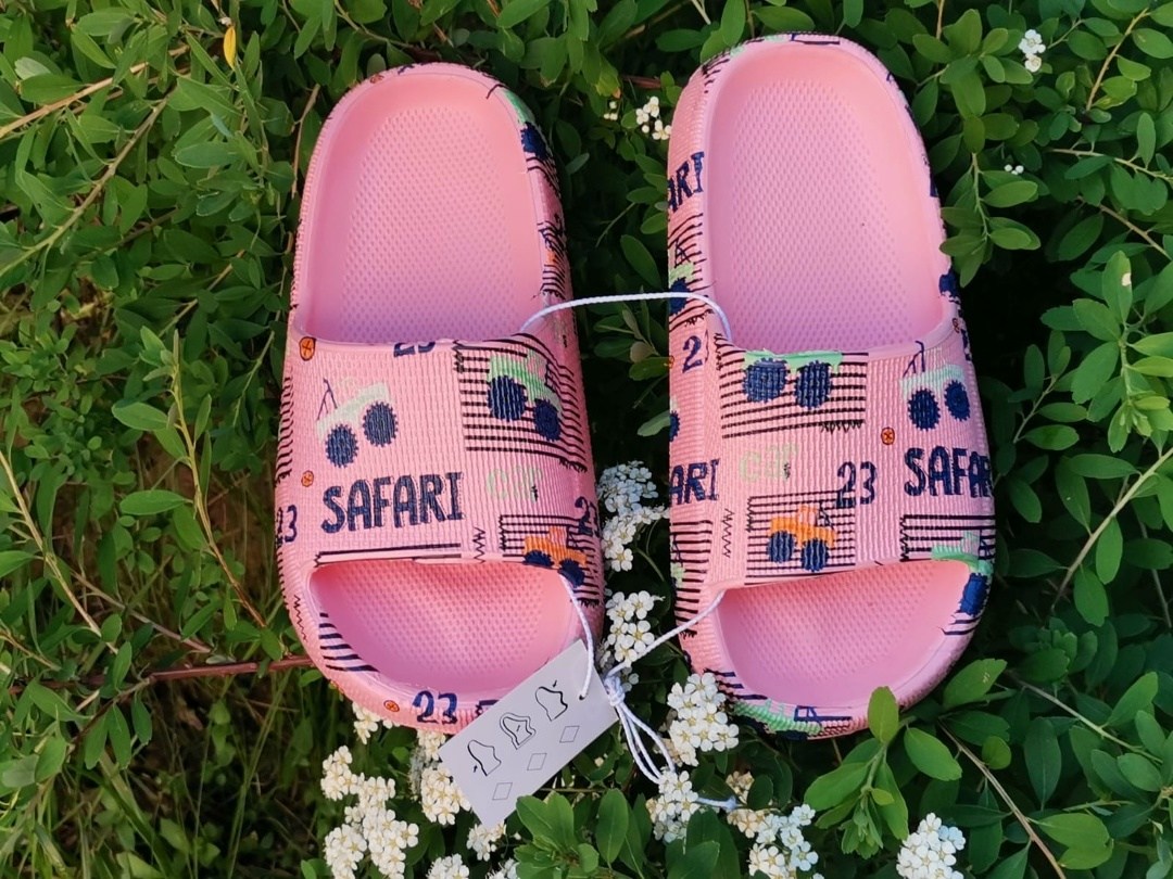 ,детские шлепанцы,тапочки детские,тапочки модные,тапочки летние