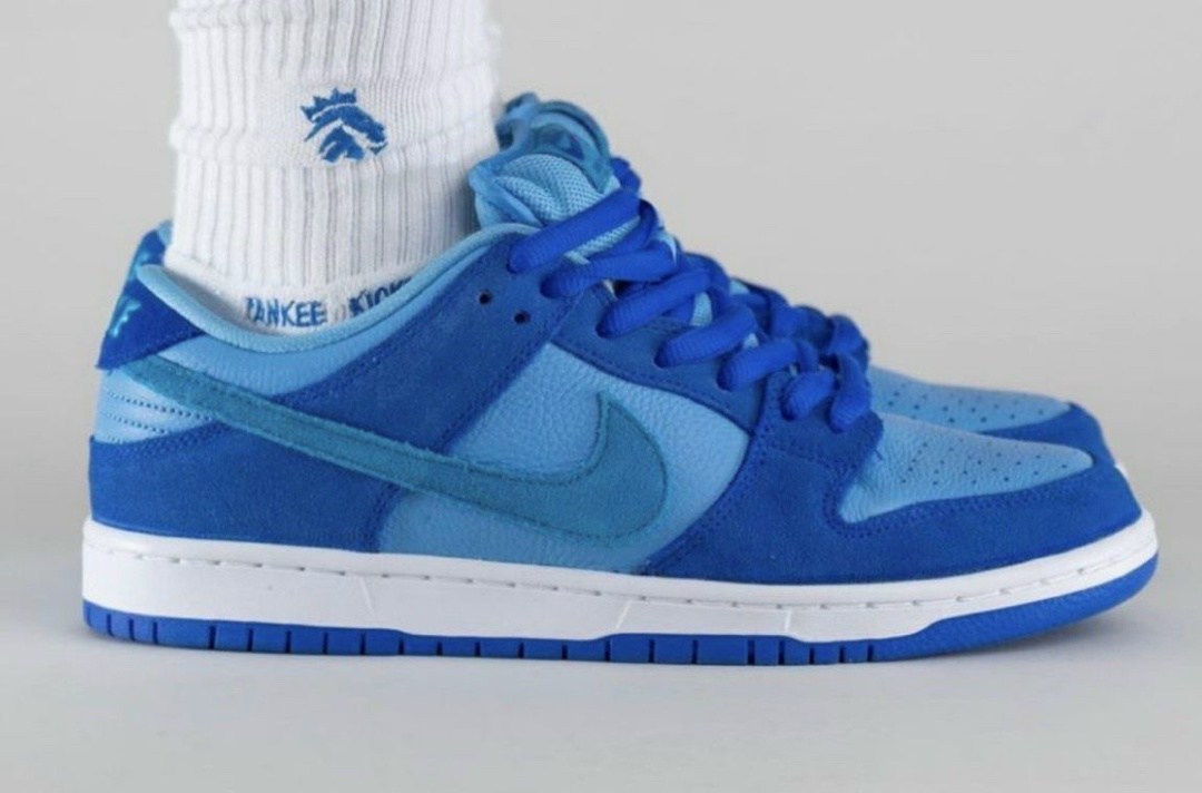 nike sb dunk low blue raspberry,кроссовки nike sb dunk low blue raspberry,найк данки лоу синие,nike sb dunk blue raspberry,nike sb dunk low blueberry