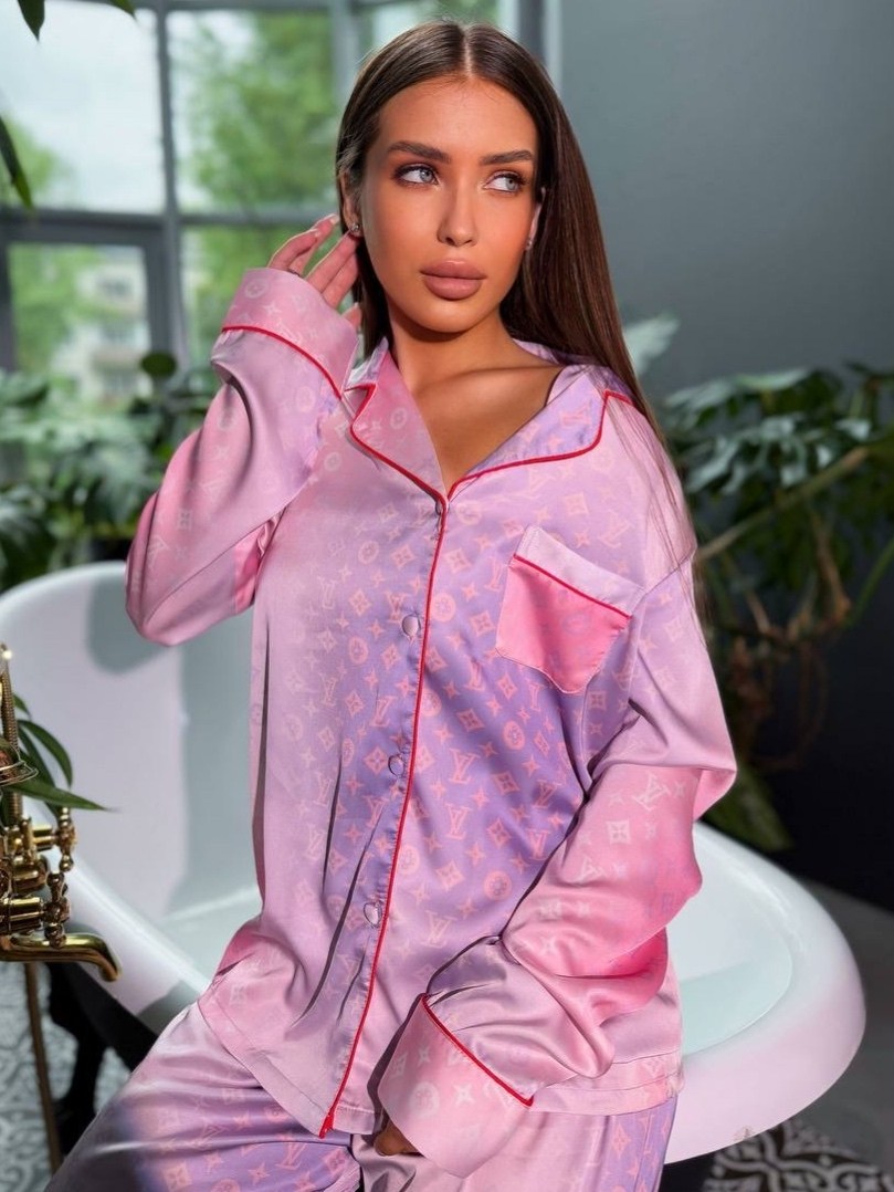 пижама женская,шелковый домашний костюм в пижамном стиле,костюм в пижамном стиле,пижама розовая,домашний костюм пижама