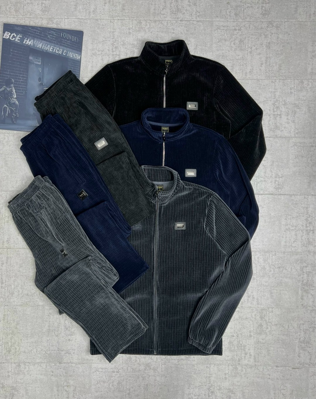 вельветовые костюмы,велюровый костюм,велюровый костюм мужской billionaire,версаче спортивный костюм мужской велюровый,спортивный костюм из вельвета мужской