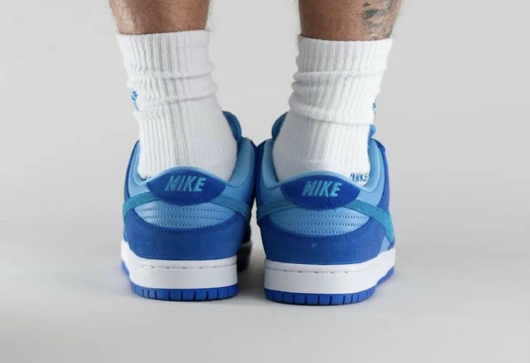 nike sb dunk low blue raspberry,кроссовки nike sb dunk low blue raspberry,найк данки лоу синие,nike sb dunk blue raspberry,nike sb dunk low blueberry