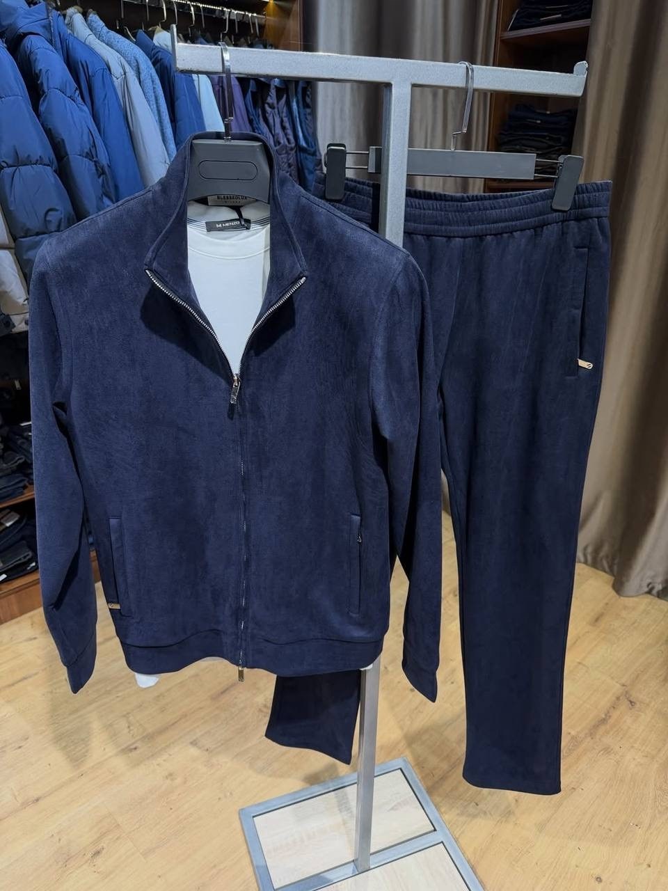 бомбер мужской brunello cucinelli,мужские спортивные костюмы,куртка замшевая,костюм лоро пиано мужской,прогулочный костюм brunello cucinelli