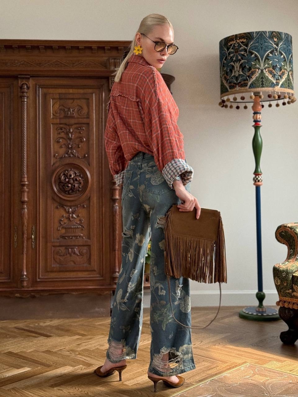 джинсы стильные,джинсы с принтом,женские джинсы,брюки стиль,джинсы широкие