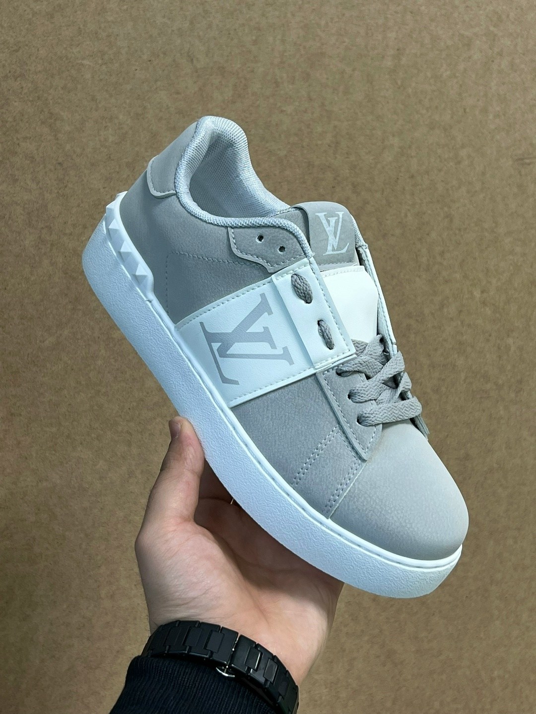 кроссовки louis vuitton,,мужские кроссовки louis vuitton,кеды louis vuitton,louis vuitton black white limited sneaker