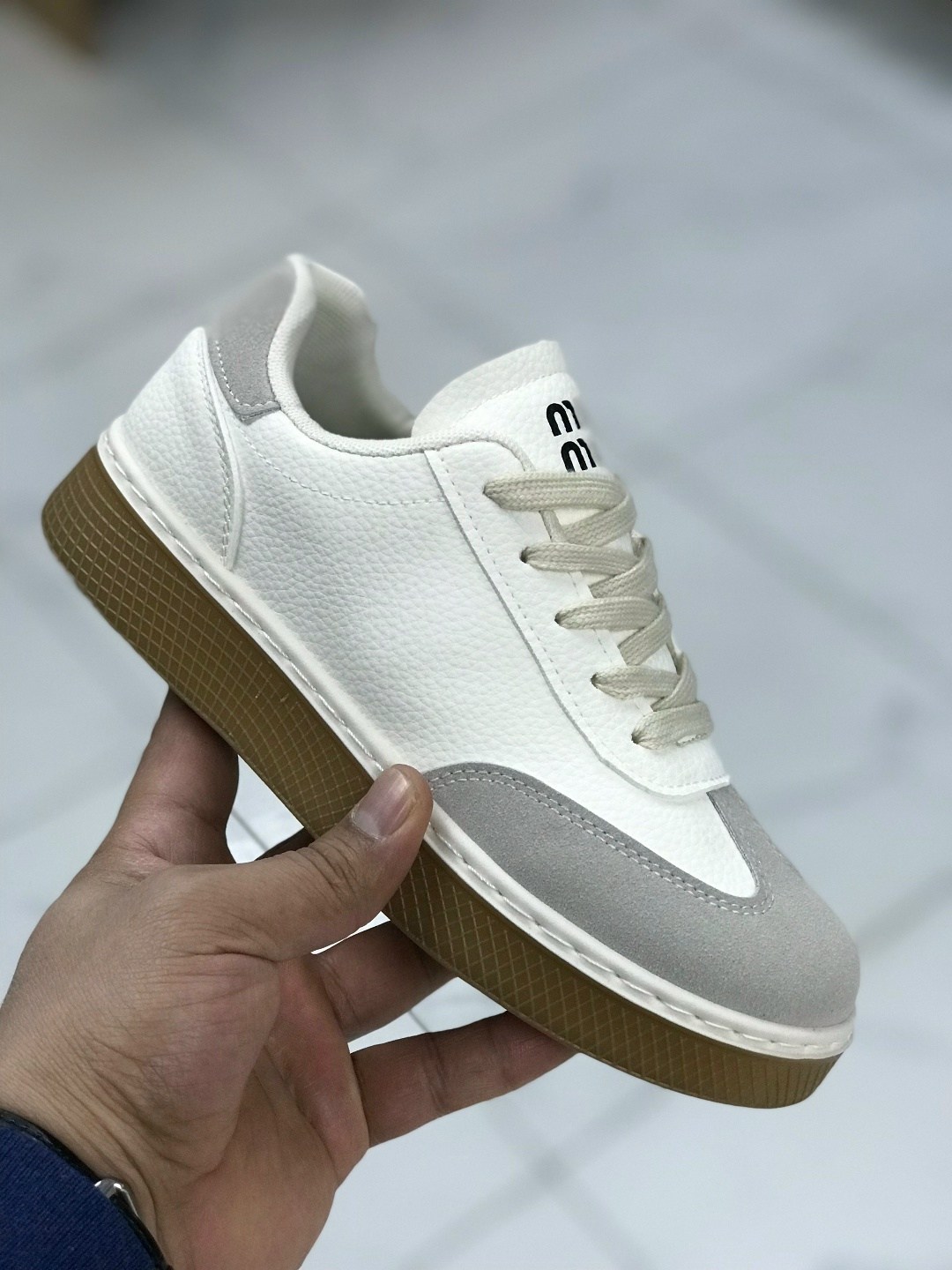 ,спортивная ,кроссовки женскиe,мужская ,женская