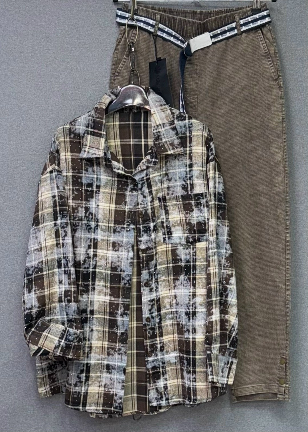 рубашка женская в клетку оверсайз,рубашка оверсайз в клетку betrendy wear,рубашка в клетку из плотной ткани,рубашка в клетку,женская рубашка в клетку