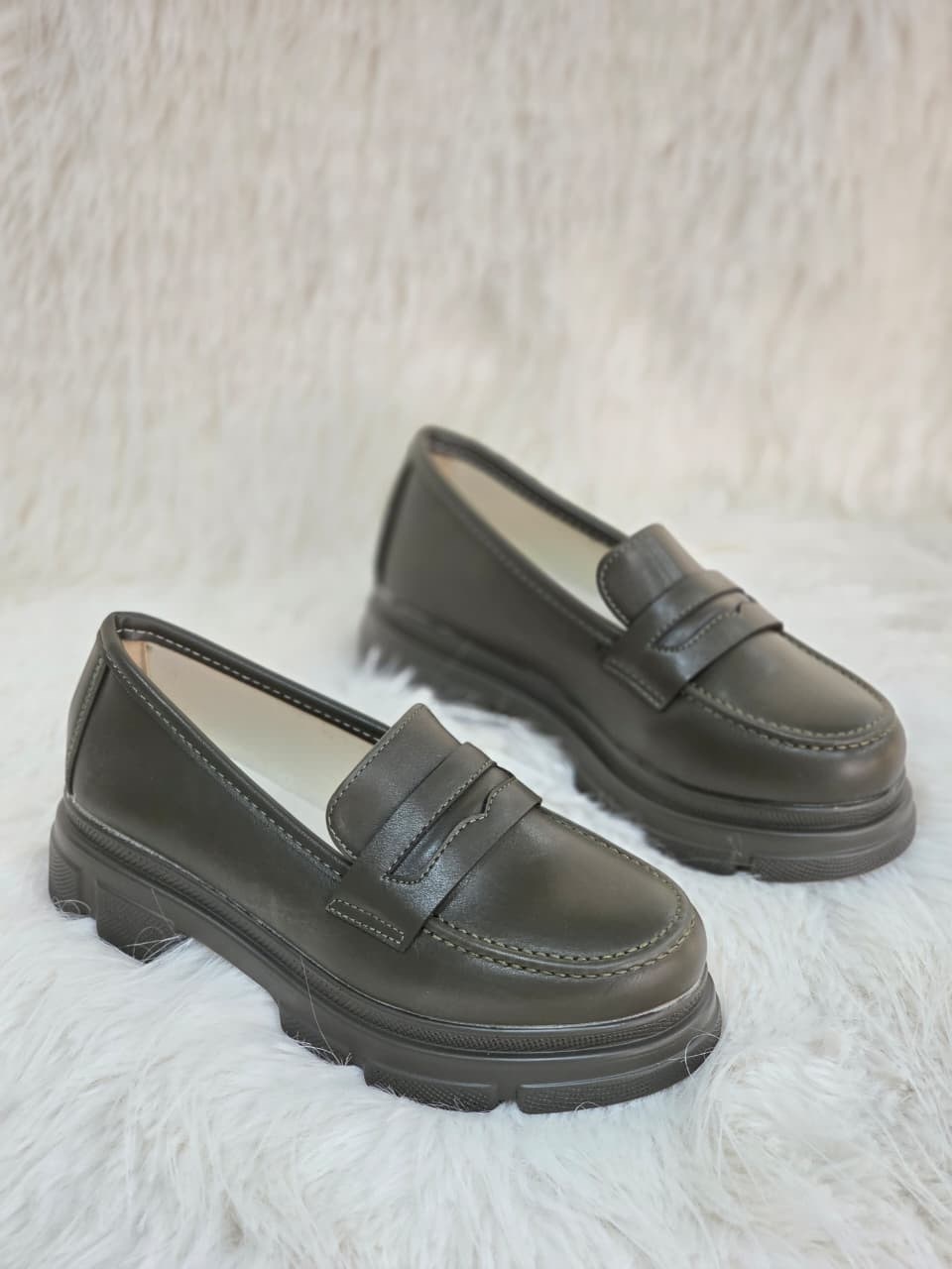 ,лоферы женские,лоферы женские бежевые,бежевые лоферы,модные лоферы