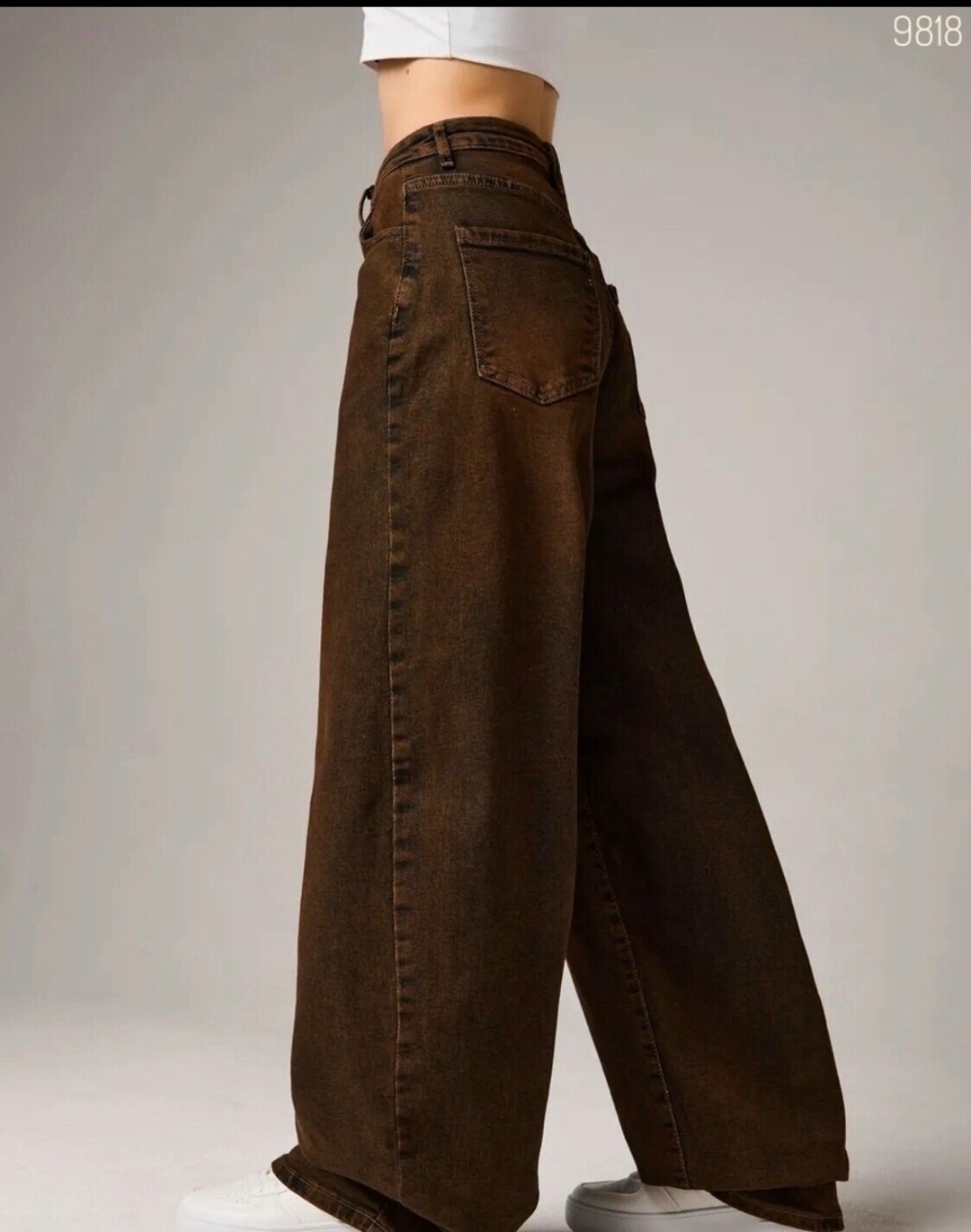 женские джинсы,модные джинсы,джинсы широкие женские,джинсы свободного кроя balloon fit bershka темно-коричневый,широкие джинсы с подворотами шоколадно-коричневого цвета threadbare