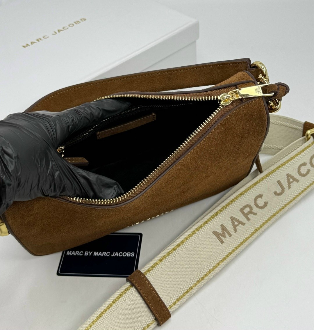 сумка marc jacobs 25-16 см натуральная замша,сумка женская marc jacobs,женская сумка marc jacobs из натуральной замши,сумка marc jacobs из замши,сумка-хобо через плечо marc jacobs