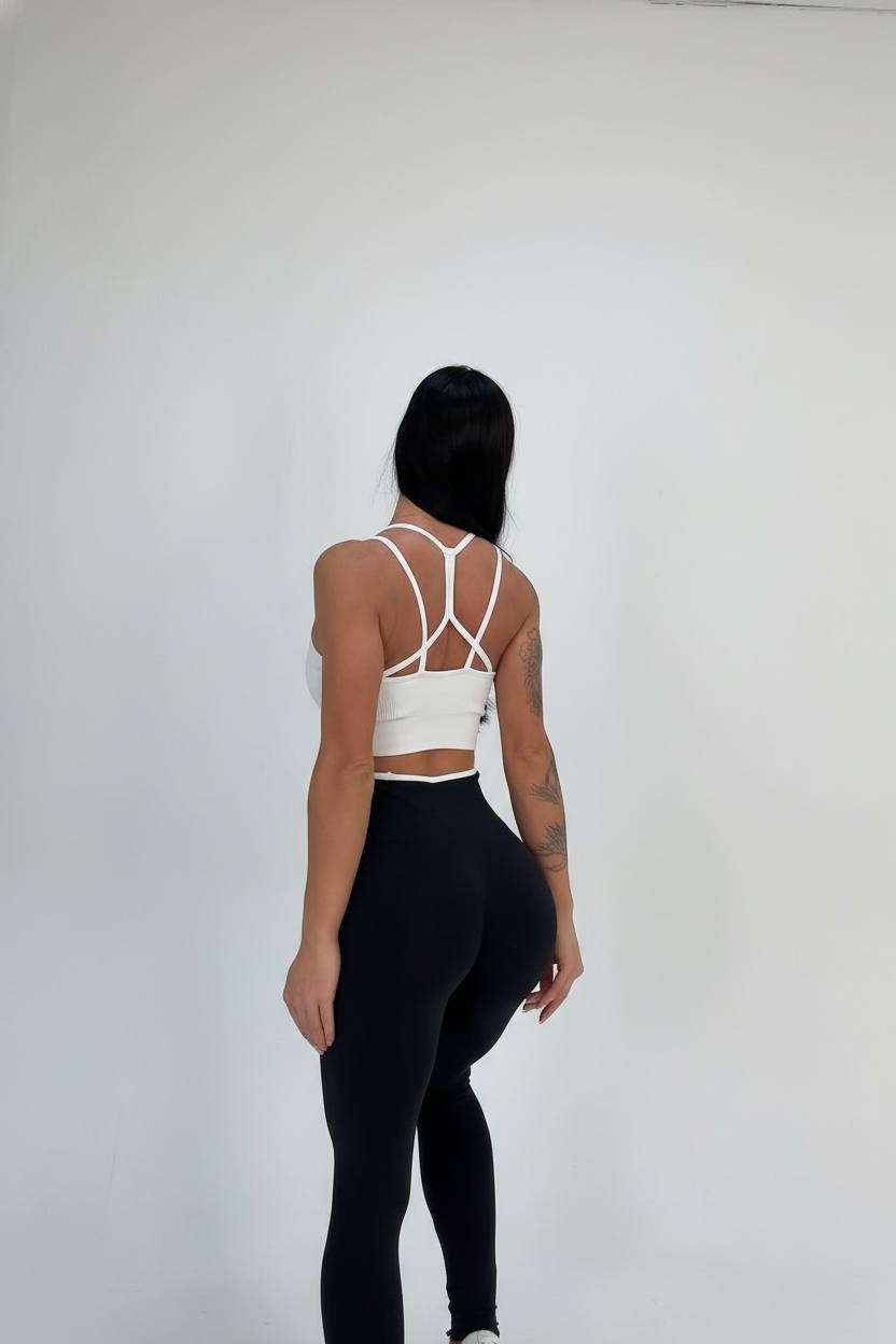 спортивное женское тело,одежда для фитнеса,спортивные лосины для фитнеса,стройная девушка,леггинсы лосины спортивные