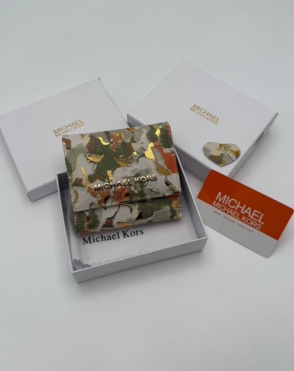 брендовый кошелек michael kors,кошелёк michael kors,обложка для паспорта michael kors,брендовая обложка на паспорт michael kors,бумажник michael kors