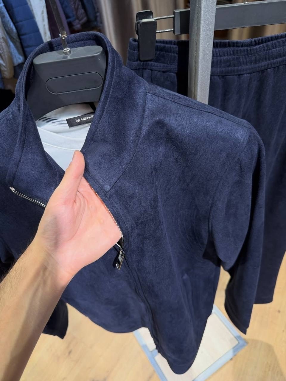 бомбер мужской brunello cucinelli,мужские спортивные костюмы,куртка замшевая,костюм лоро пиано мужской,прогулочный костюм brunello cucinelli