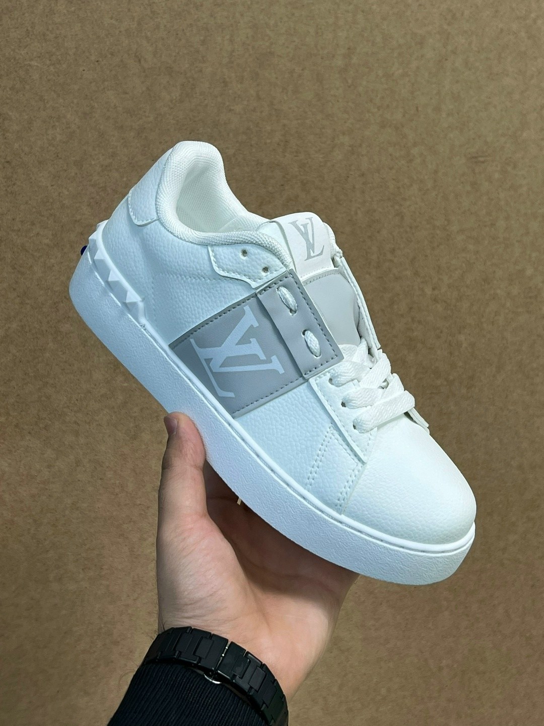 кроссовки louis vuitton,,мужские кроссовки louis vuitton,кеды louis vuitton,louis vuitton black white limited sneaker