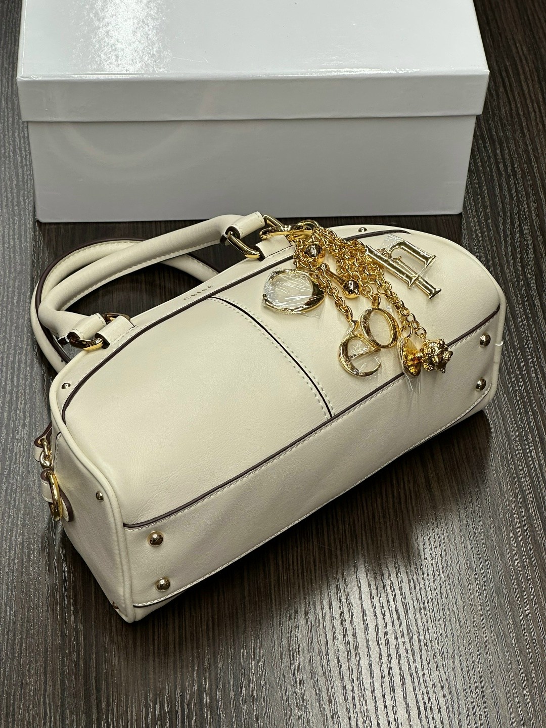 сумка miu miu,сумка,сумка miu miu коричневый,сумка женская miu miu,модная сумка