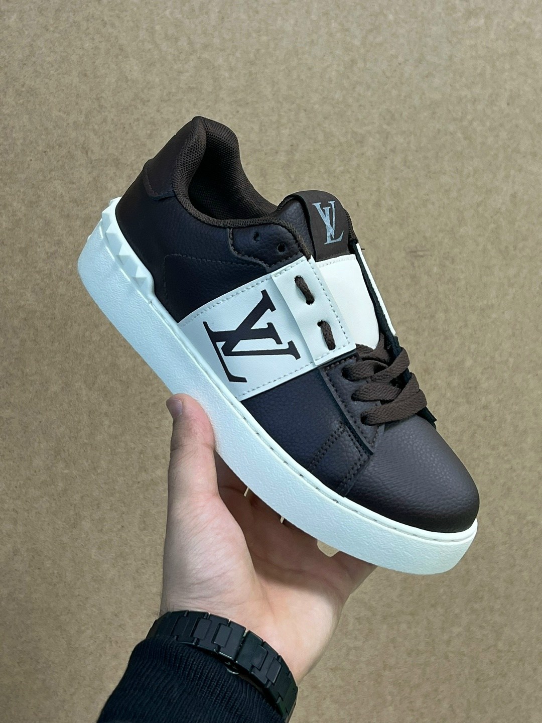 кроссовки louis vuitton,,мужские кроссовки louis vuitton,кеды louis vuitton,louis vuitton black white limited sneaker