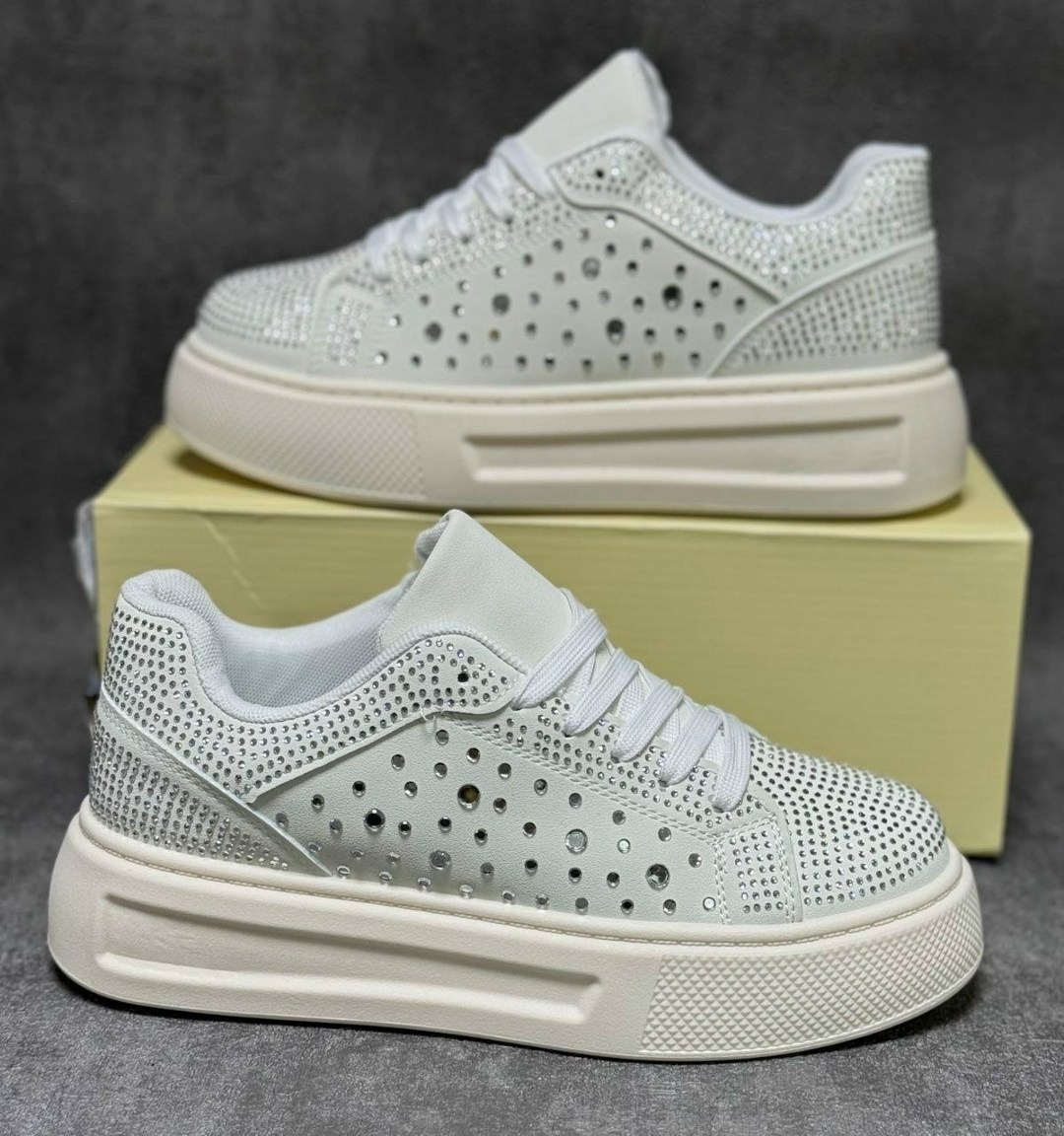 кроссовки женскиe,,кроссовки со стразами женские,кроссовки со стразами,кроссовки женские высокие со стразами