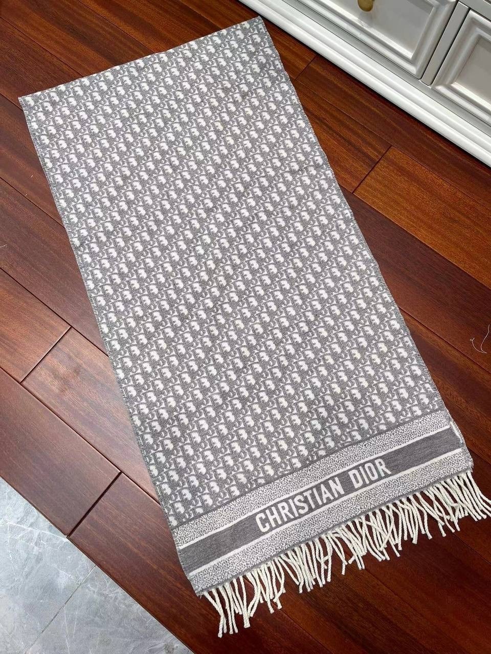 палантин диор оригинал,шарф dior,шарф диор,палантин диор кашемир,палантин christian dior